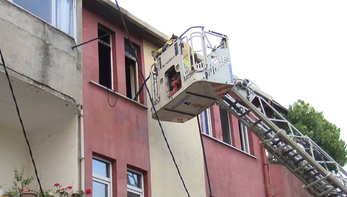 Avcılar’da bir dairede patlama