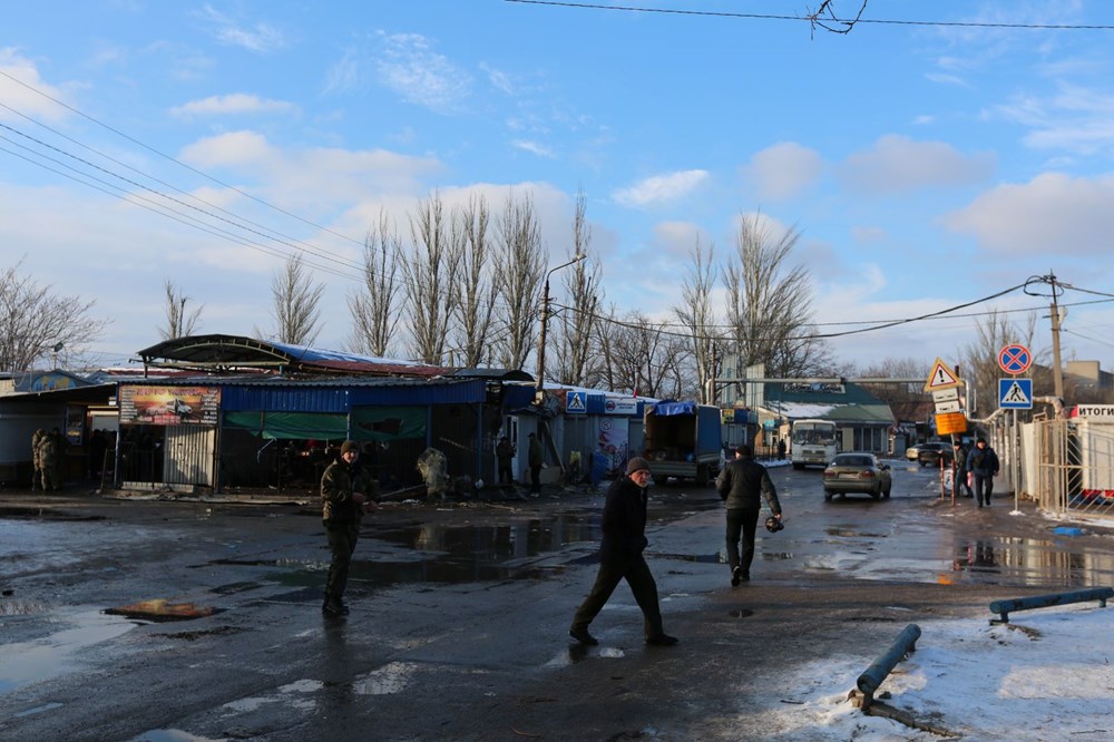 Donetsk'te pazarda patlama: 27 kişi öldü - 8