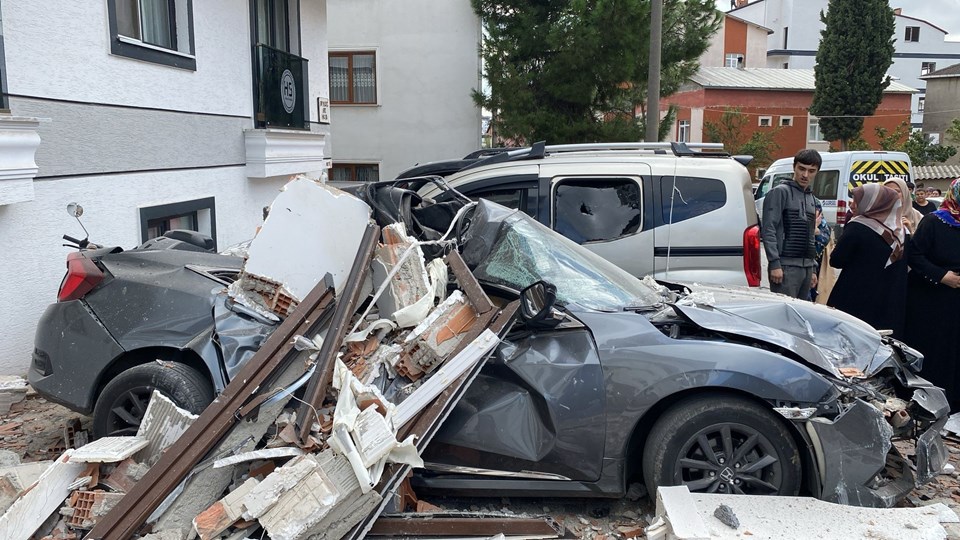 Gebze'de bir binada korkutan patlama! 7 yaralı - 1