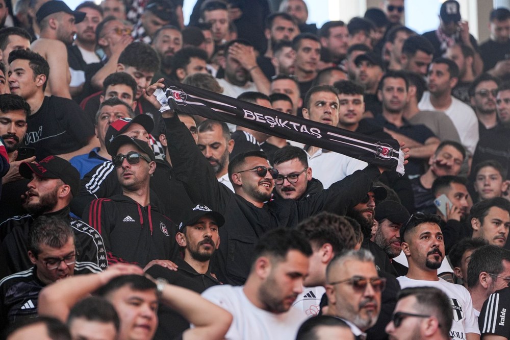 Göztepe ile Beşiktaş taraftarları arasında kavga - 4