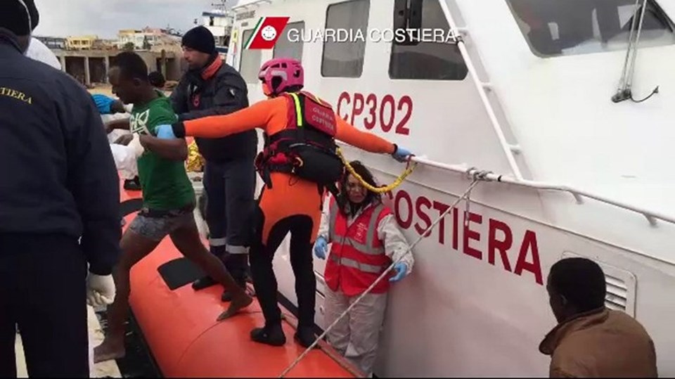 Akdeniz'de facia: 300 mülteci öldü - 1
