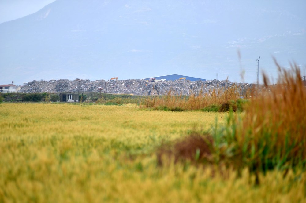 Kuş cennetinde enkaz molozlarından dağ oluştu - 2