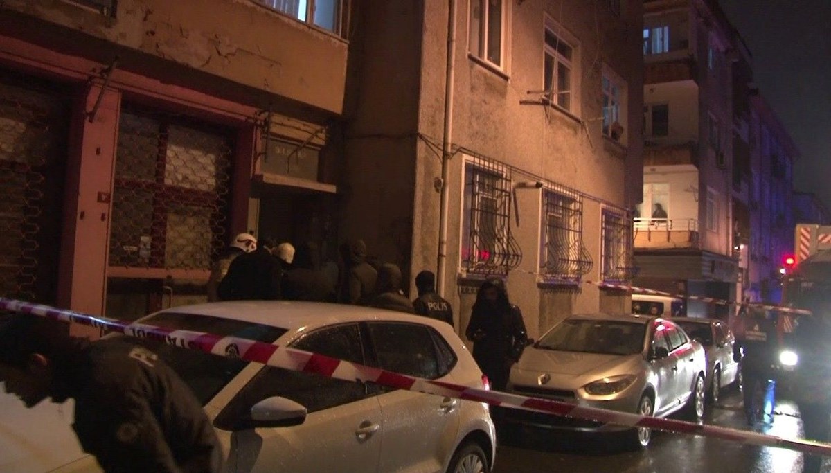 Üsküdar'da çıkan yangın nedeniyle bir bina tahliye edildi