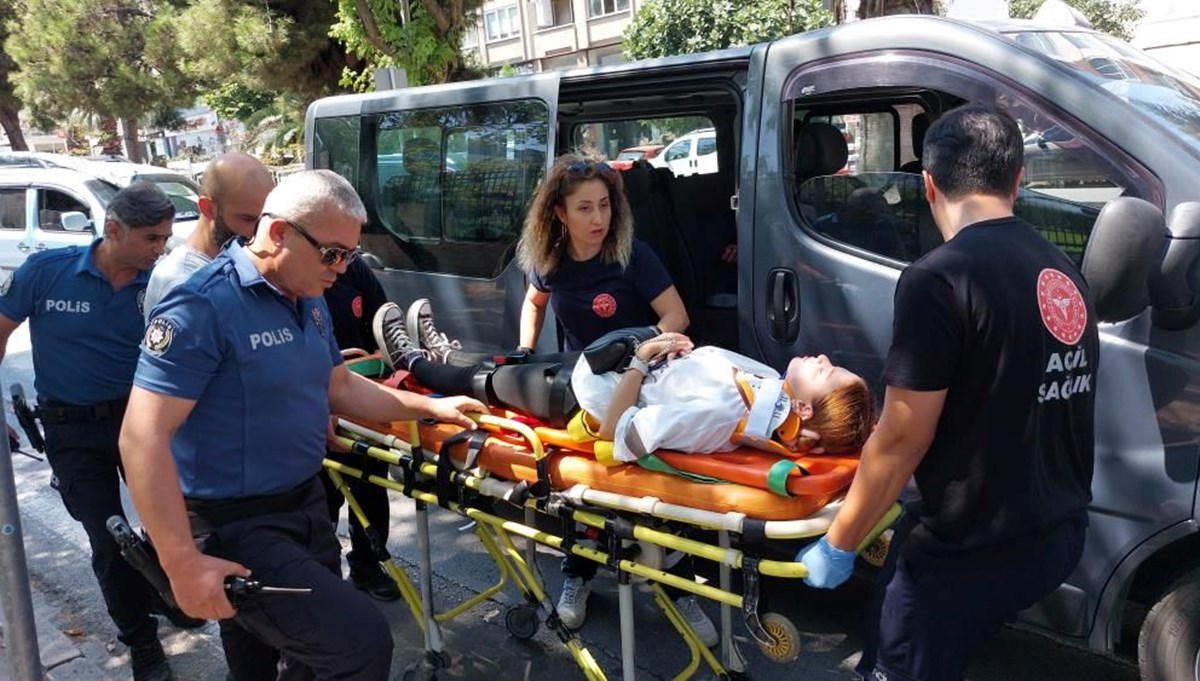 Minibüs kamyona çarptı, dört yaralı var