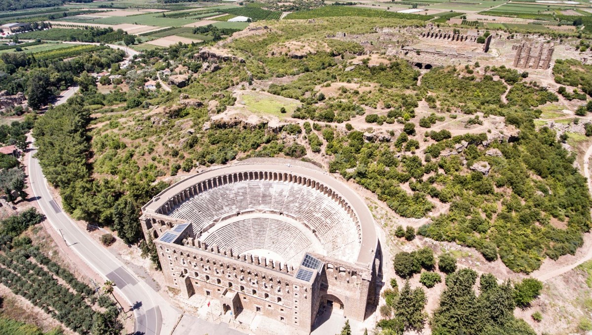 Tarihin ve doğanın iç içe olduğu antik kent: Aspendos