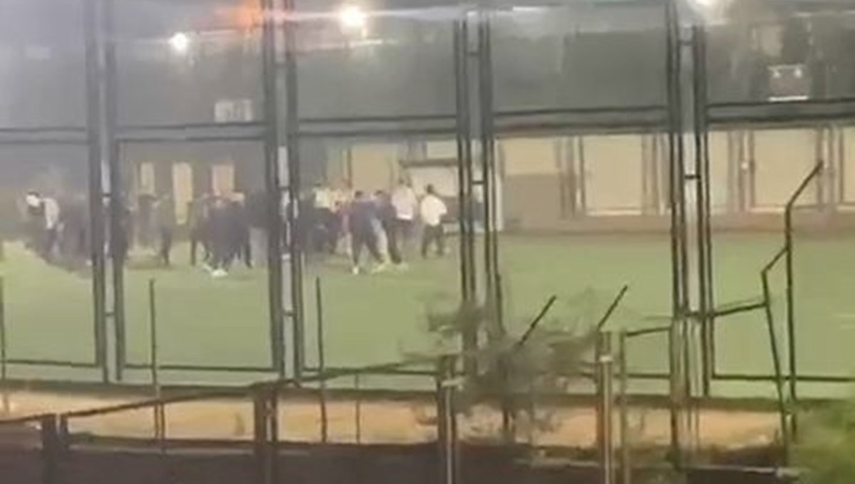 Amatör maçta saha karıştı Amatör maçta saha karıştı