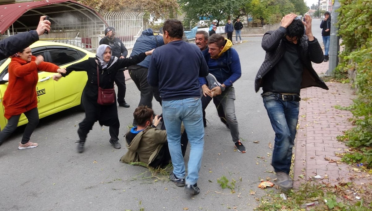 Ev sahibi ile kiracı tekme tokat birbirine girdi Ev sahibi ile kiracı tekme tokat birbirine girdi