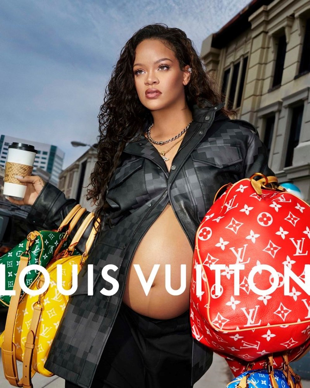 Rihanna Fransız moda deviyle güçlerini birleştirdi - 5