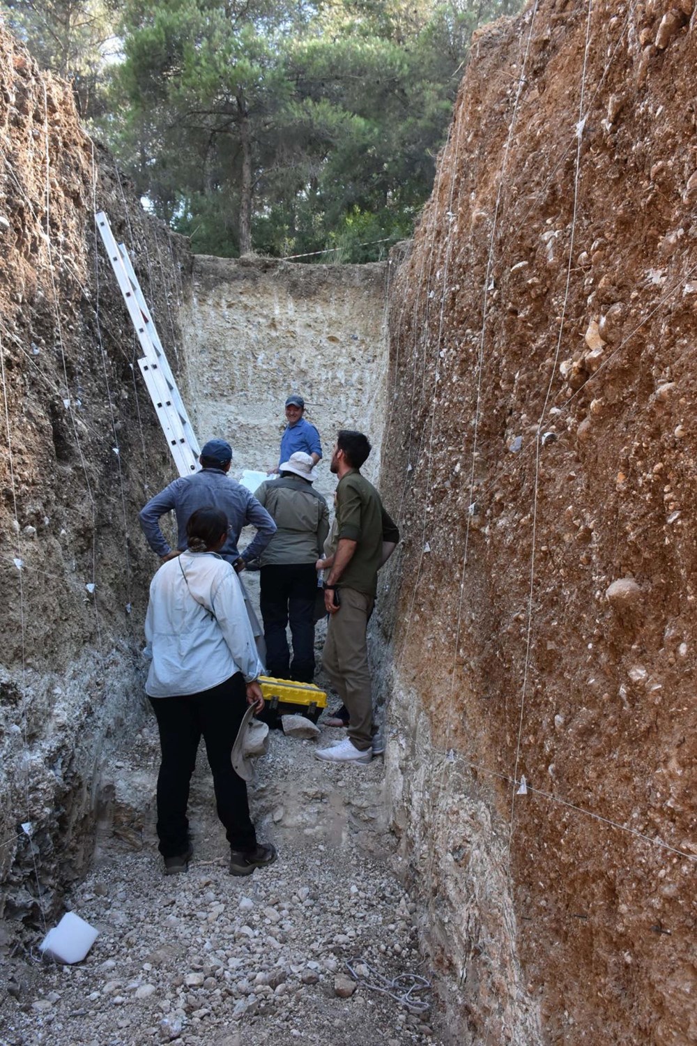 İzmir’de Kemalpaşa’nın altından geçen faya yakın takip |
Bilim insanları hendek açıp inceleme yaptı: “6,7 büyüklüğünde deprem üretebilir” - 8