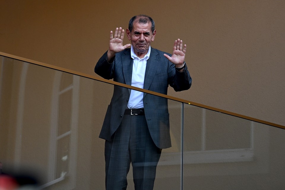 Dursun Özbek: Bir sözü daha tutmanın mutluluğunu yaşıyoruz - 1