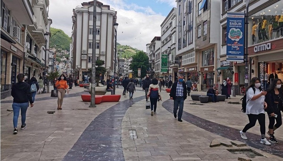 Ordu'da ev ve iş yerinde ruhsatsız tabanca ele geçirilen kişi tutuklandı