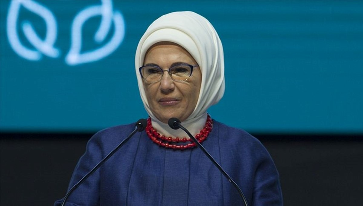 Emine Erdoğan, 1 Mayıs Emek ve Dayanışma Günü'nü kutladı Emine Erdoğan, 1 Mayıs Emek ve Dayanışma Günü'nü kutladı