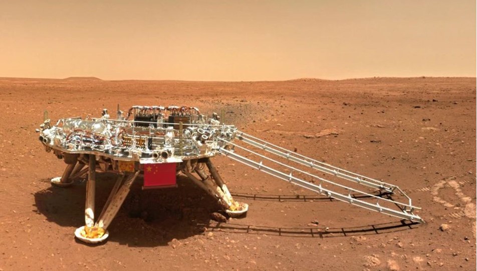 Çin‘in Mars gezgin aracı Curong Kızıl Gezegen’den fotoğraf gönderdi