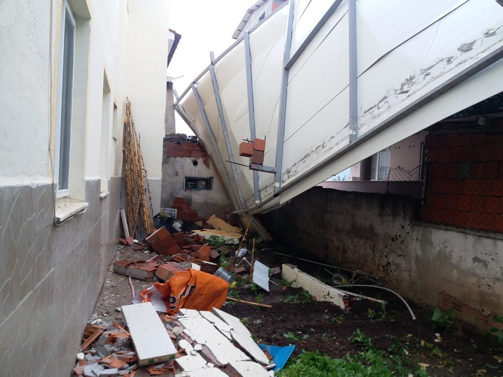 Balıkesir Ayvalık'ta fırtına: 30 tekne battı - 11