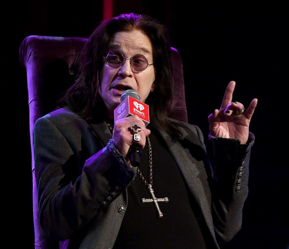 Parkinson'a yakalanan Ozzy Osbourne bu kez bastonla - 7