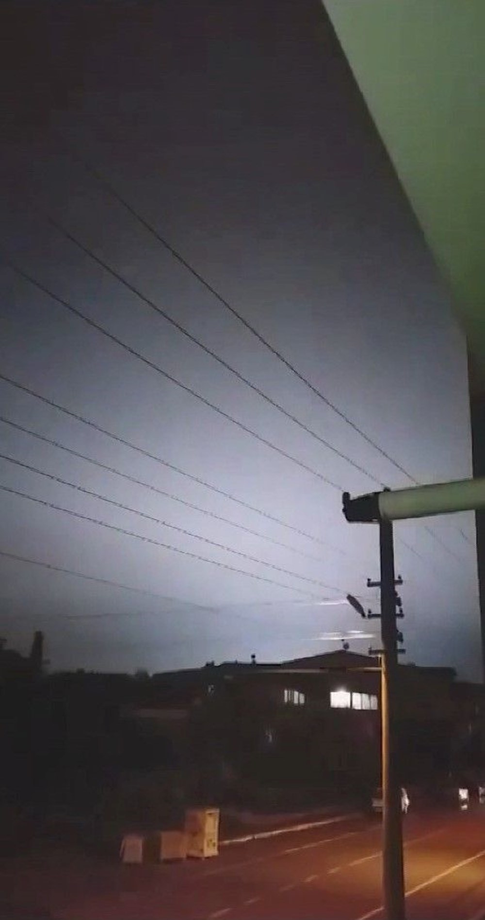 Beyaz ışık yayıldı, elektrikler kesildi - 3