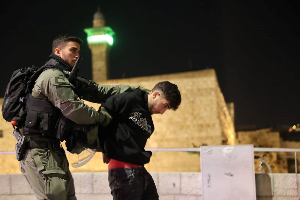 İsrail polisinden Mescid-i Aksa'ya baskın - 23
