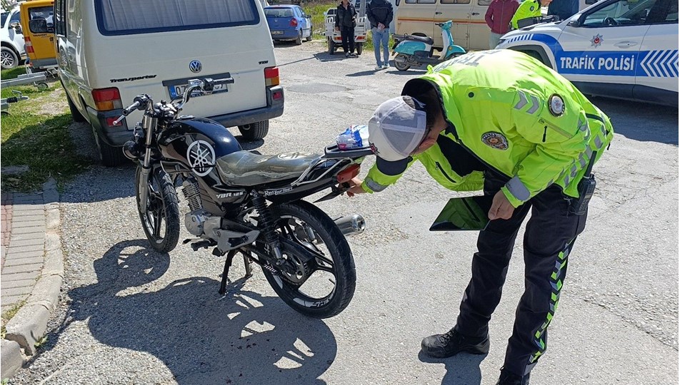 Antalya'da iki motosiklet çarpıştı: 2 kişi yaralandı