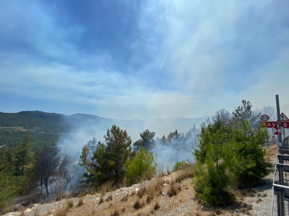 Antalya'da orman yangını: Karayolu ulaşıma kapatıldı - 6