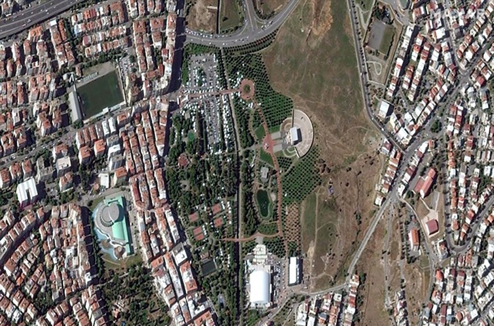 İzmir'deki yıkım uzaydan görüntülendi - 20