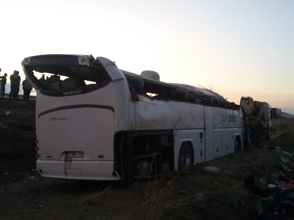Aksaray'da yolcu otobüsü şarampole devrildi: 6 ölü, 43 yaralı - 1