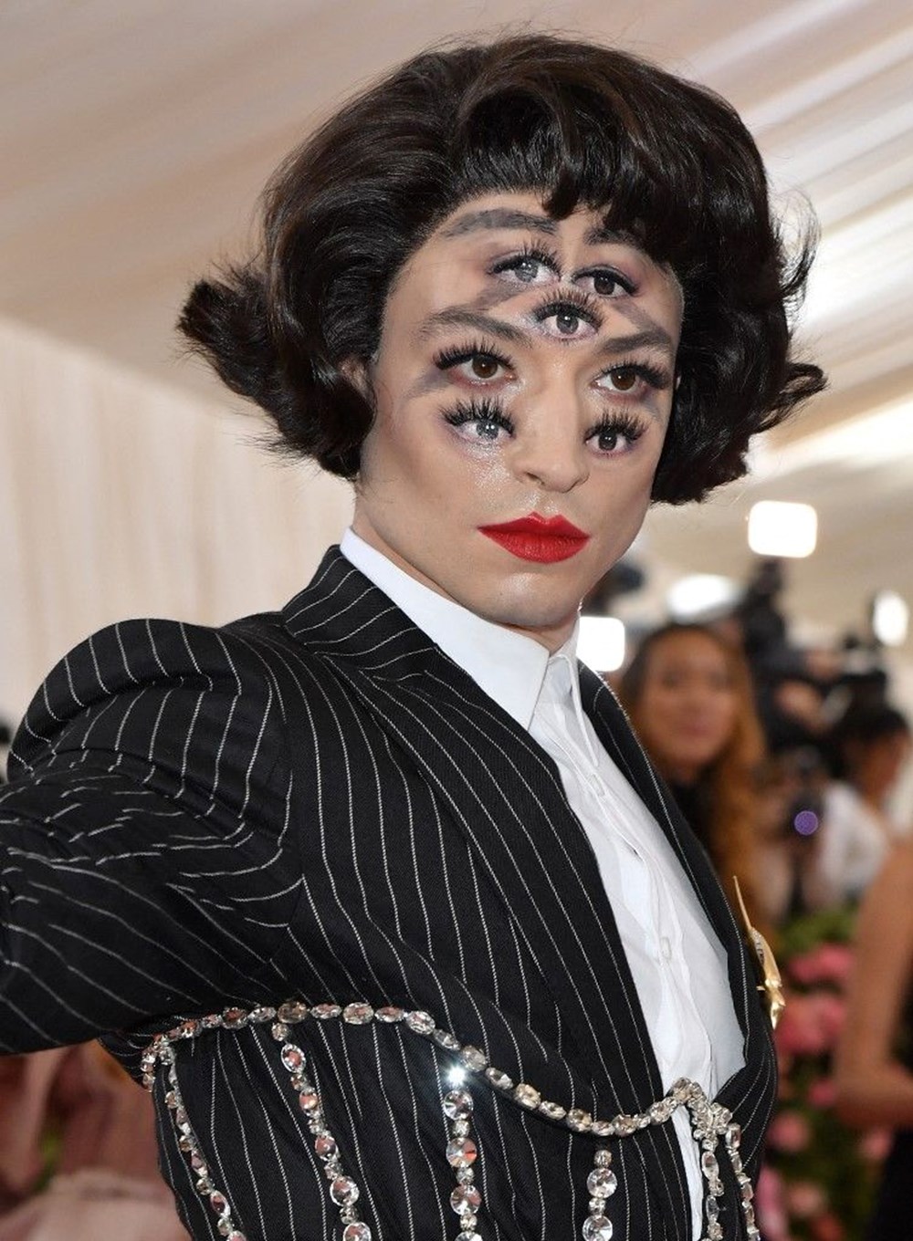 Oyuncu Ezra Miller hakkında iddia: Kendini mesih sanıyor - 7