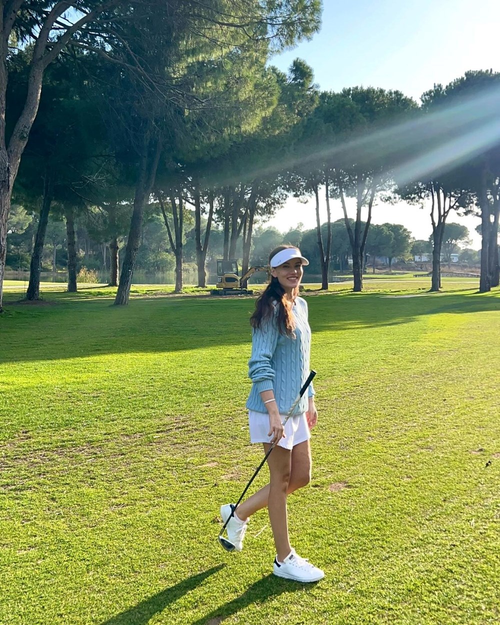 Fahriye Evcen golfteki hünerlerini sergiledi - 1