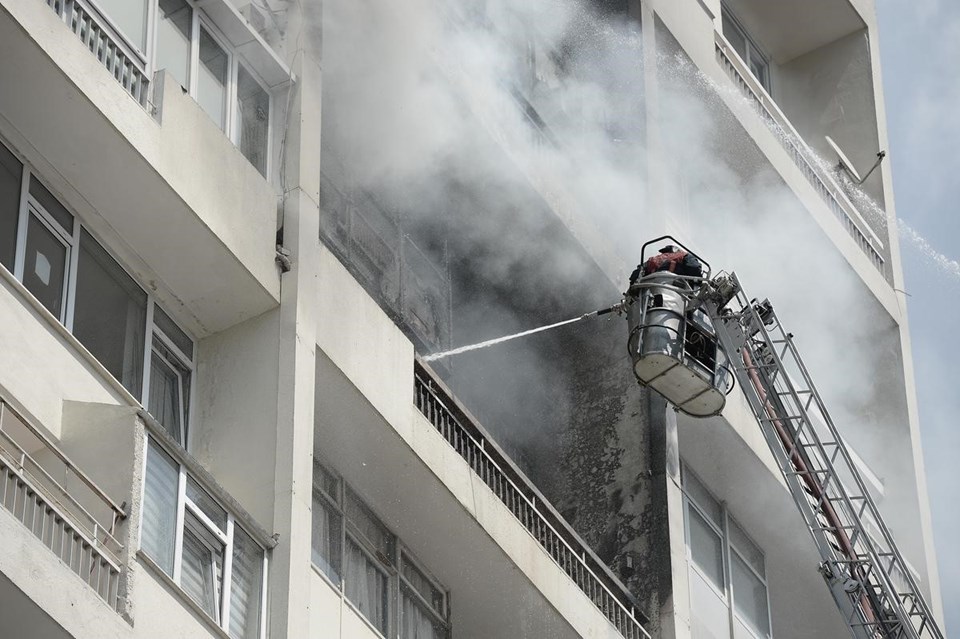Mecidiyeköy'de korkutan yangın - 1