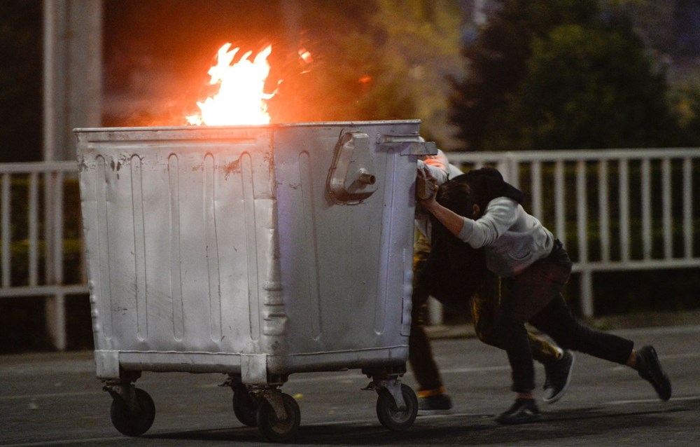 Kırgızistan'da neler oluyor? Seçimler iptal edildi - 12