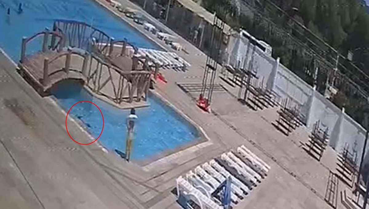 İkinci kurban Halil! Ne yüzenler ne görevliler fark etmedi, 5 yaşındaki çocuk havuzda can verdi İkinci kurban Halil! Ne yüzenler ne görevliler fark etmedi, 5 yaşındaki çocuk havuzda can verdi