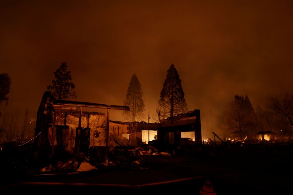 ABD'nin California eyaletindeki yangında bir kasaba yok oldu - 6