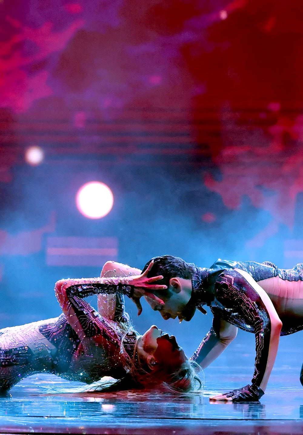 Amerikan Müzik Ödülleri sahiplerini buldu | Jennifer Lopez dansçları öptü - 4