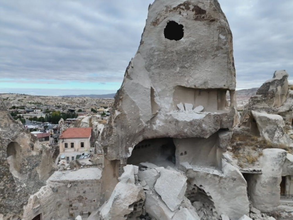 Kapadokya'da peribacası yıkıldı - 3