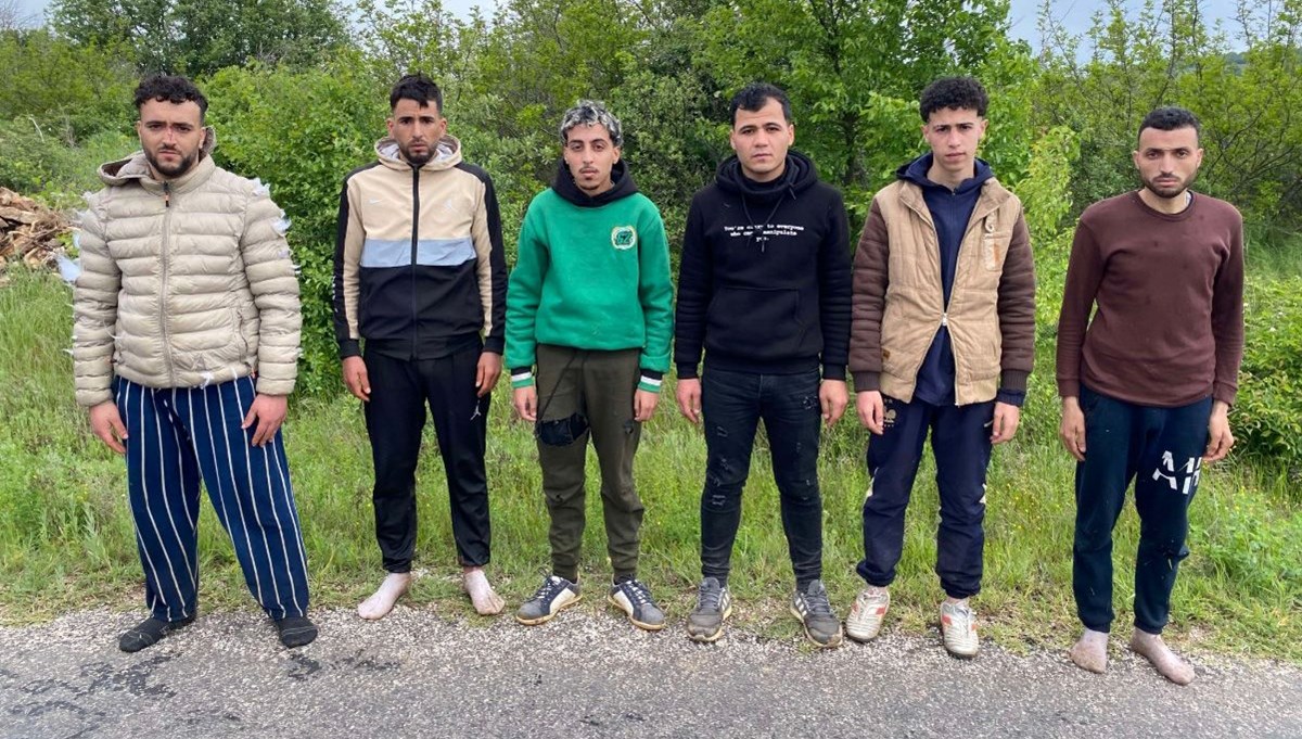Edirne'de 6 kaçak göçmen yakalandı Edirne'de 6 kaçak göçmen yakalandı