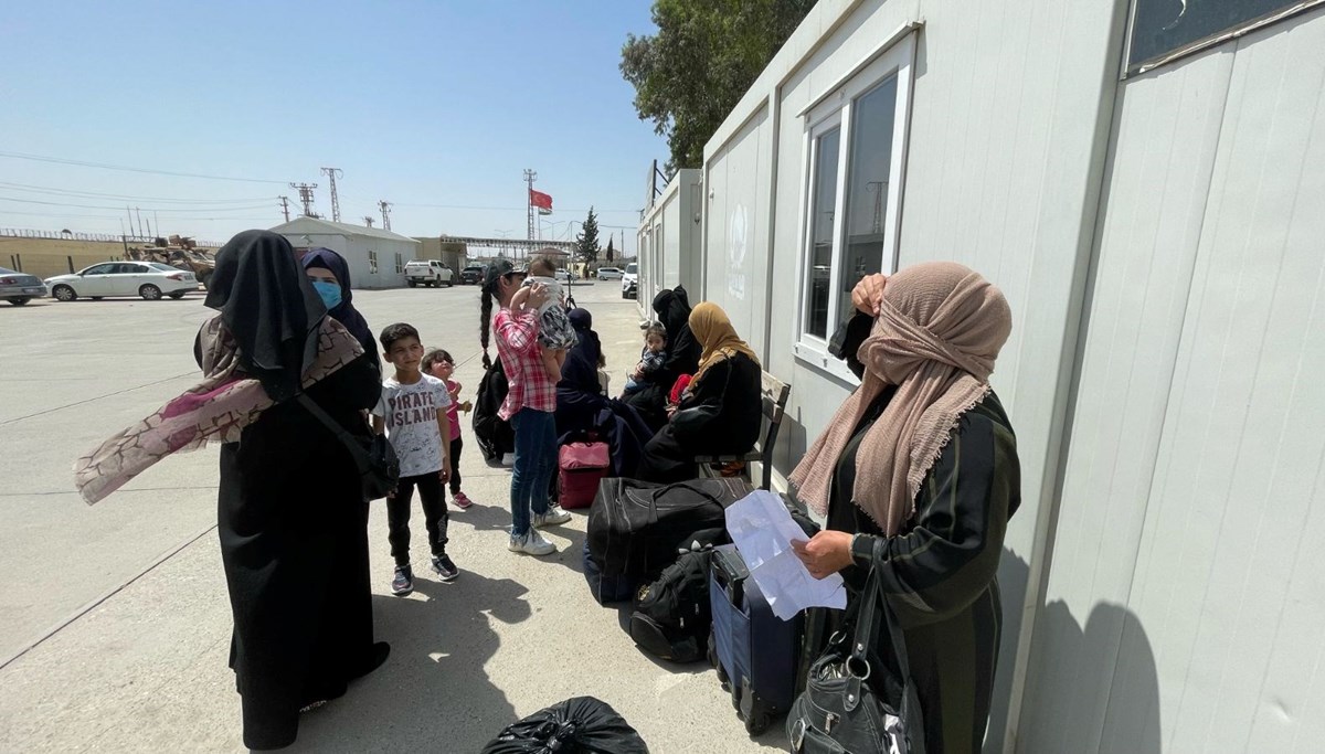 Ülkesine gönüllü dönen Suriyelilerin sayısı 554 bini aştı Ülkesine gönüllü dönen Suriyelilerin sayısı 554 bini aştı