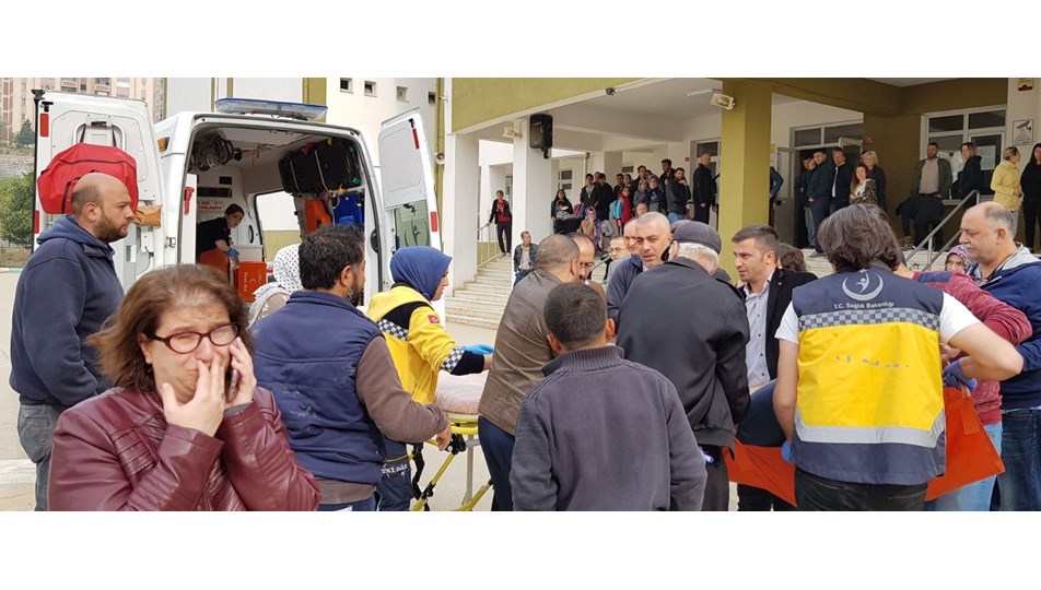 Polis memuru veli müdür ve müdür yardımcısını vurdu