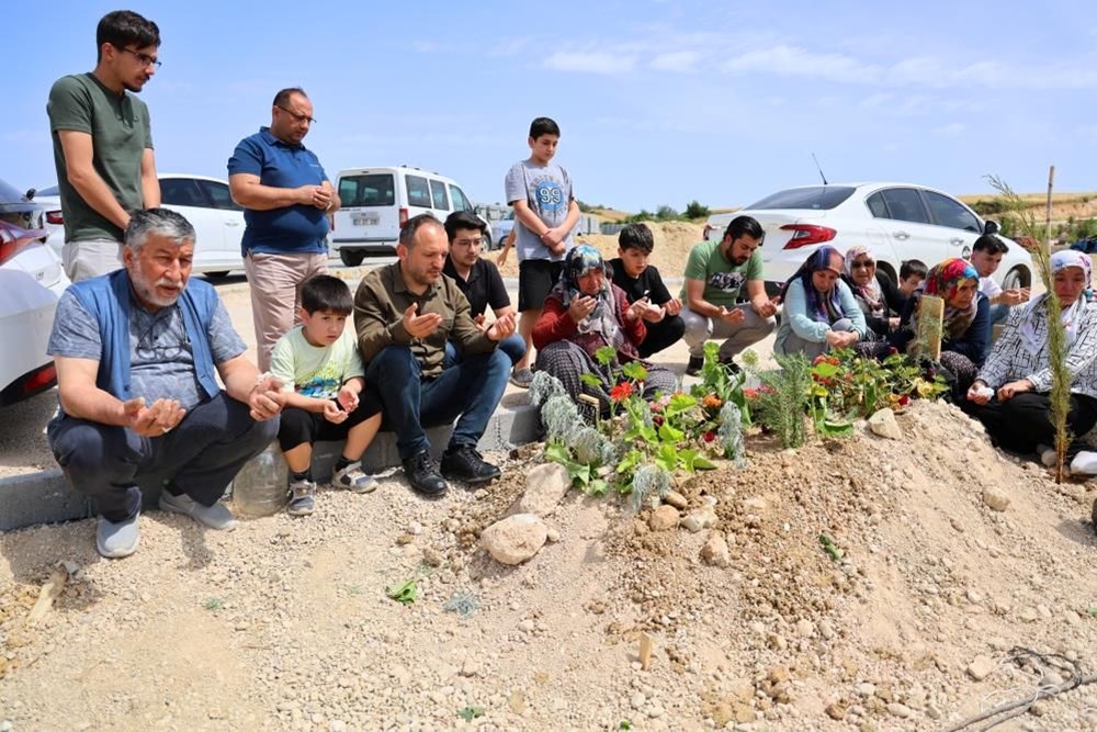 Hukuk fakültesi öğrencisi Burak ve kardeşlerinin en acı Anneler Günü: Katil 8 gündür aranıyor - 3