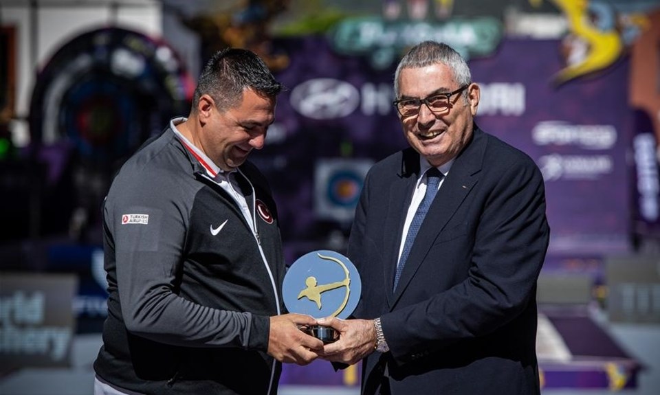 Mete Gazoz'a '2021'in sporcusu' ödülü - 2