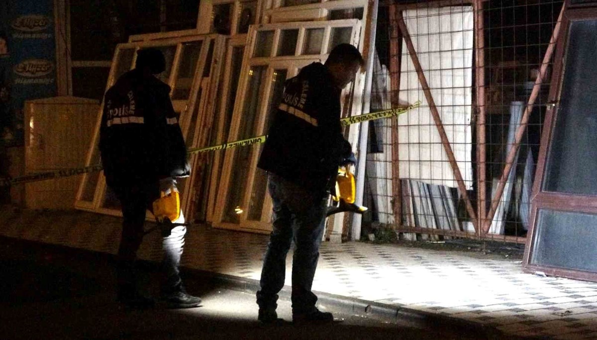 Kocaeli'de sokakta bıçaklanmış halde bulunan kişi hastanede öldü Kocaeli'de sokakta bıçaklanmış halde bulunan kişi hastanede öldü