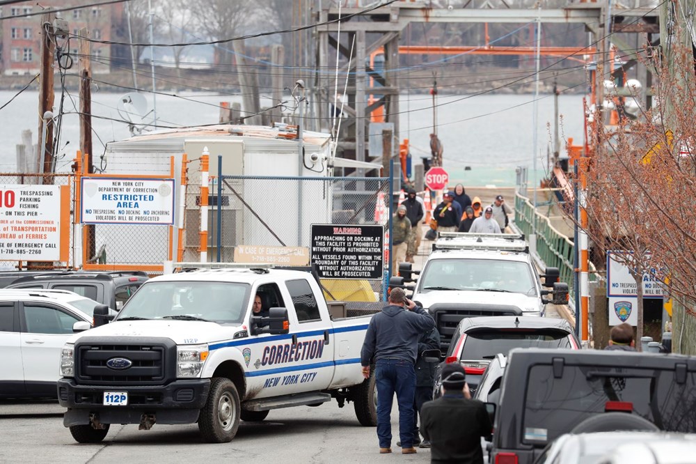 New York'taki toplu mezarlar havadan g�r�nt�lendi!