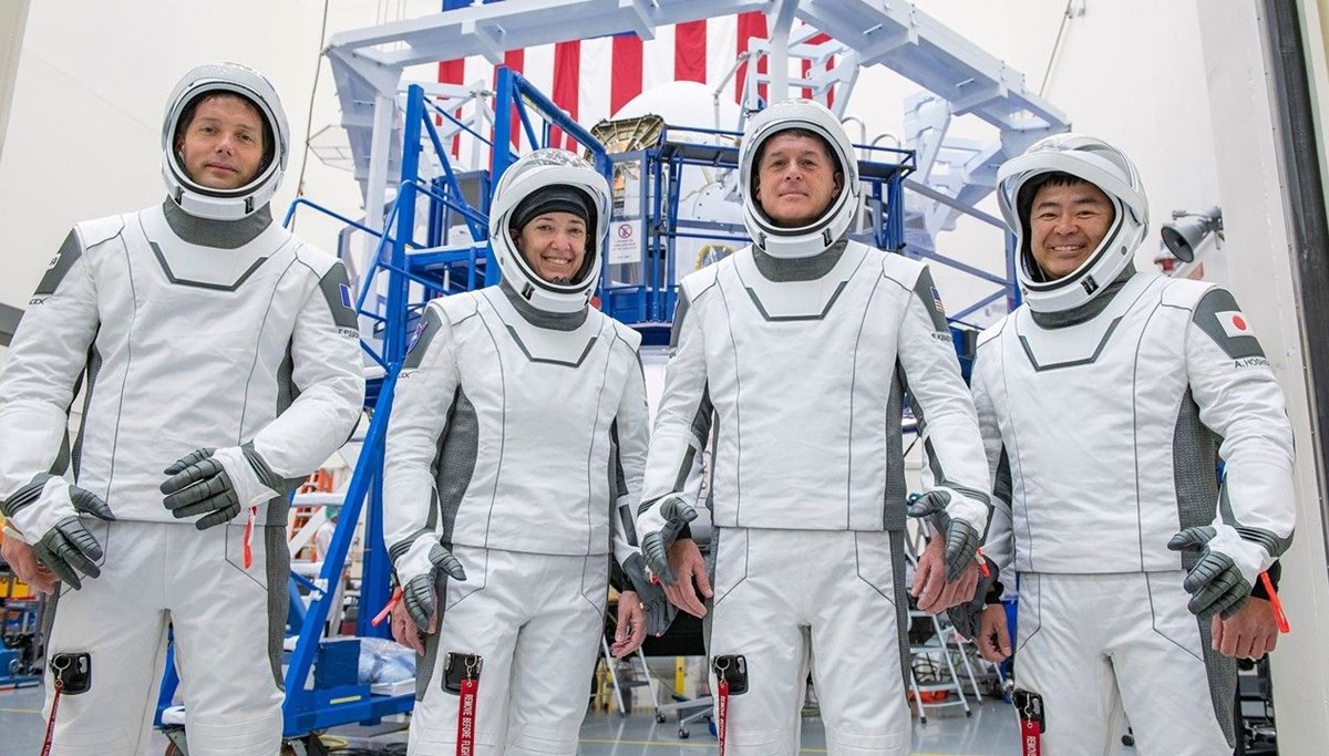 NASA, SpaceX'in aracıyla Dünya'ya dönecek astronotların tuvaleti kullanmasını yasakladı: İç çamaşırlarınıza güvenin