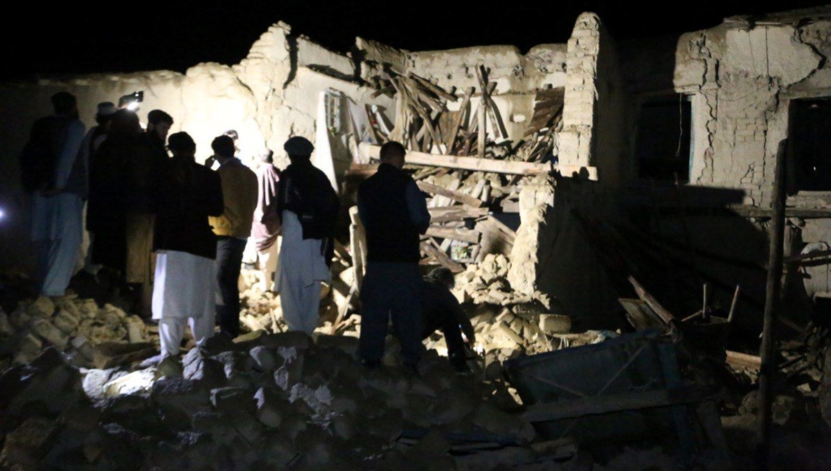 Afganistan’da deprem: Can kaybı bini aştı