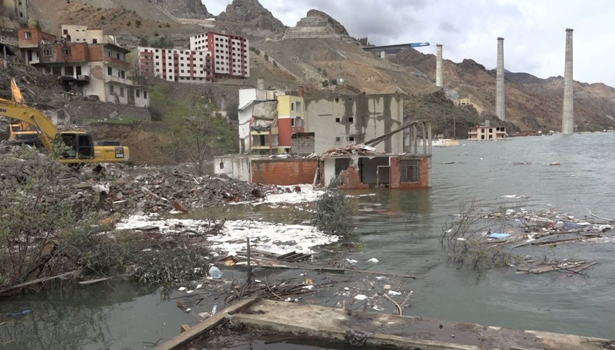 Yusufeli Barajı'nda su seviyesi 106 metreyi aştı Yusufeli Barajı'nda su seviyesi 106 metreyi aştı