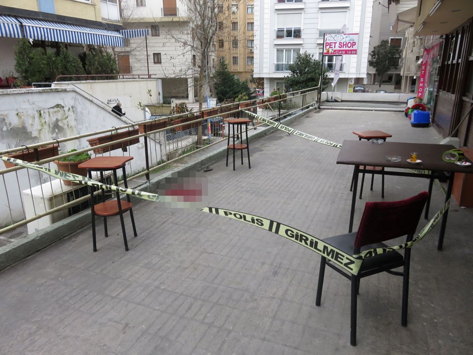 Kadıköy'de silahlı kavga: 3 yaralı - 1