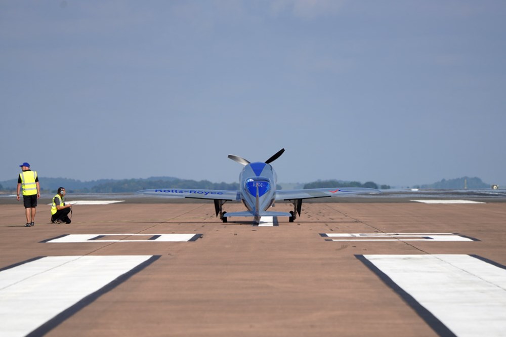 Dünyanın en hızlı elektrikli uçağı tanıtıldı: Saatte 620 km hızla rekor kırdı - 8