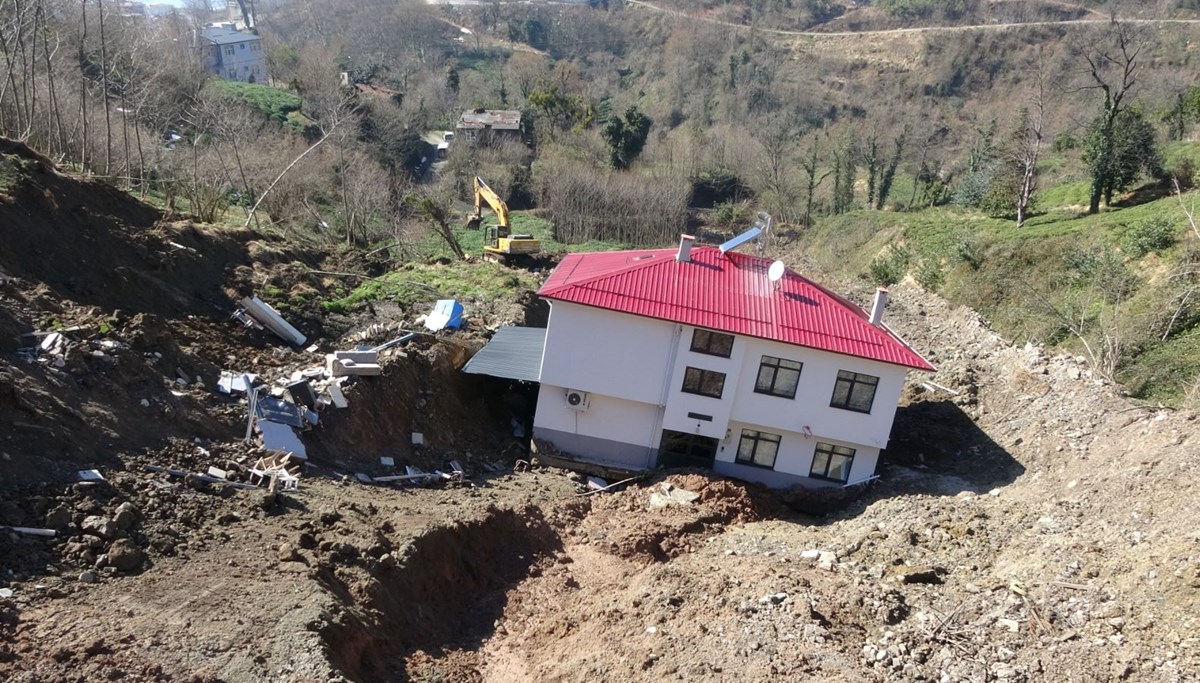 İki katlı ev, heyelanda 50 metre sürüklenmişti: Çatlak dahi yok