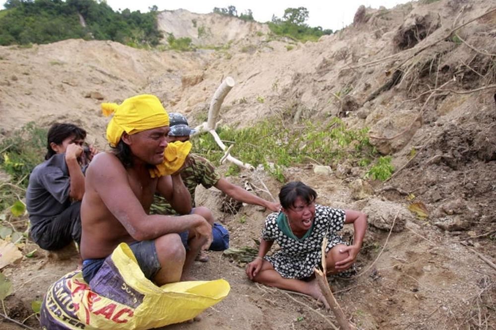 Deprem Filipinler'i vurdu - 2