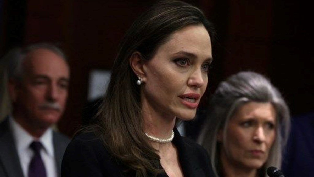 Angelina Jolie ve kızı Zahara'dan aile içi şiddet mağdurlarına destek