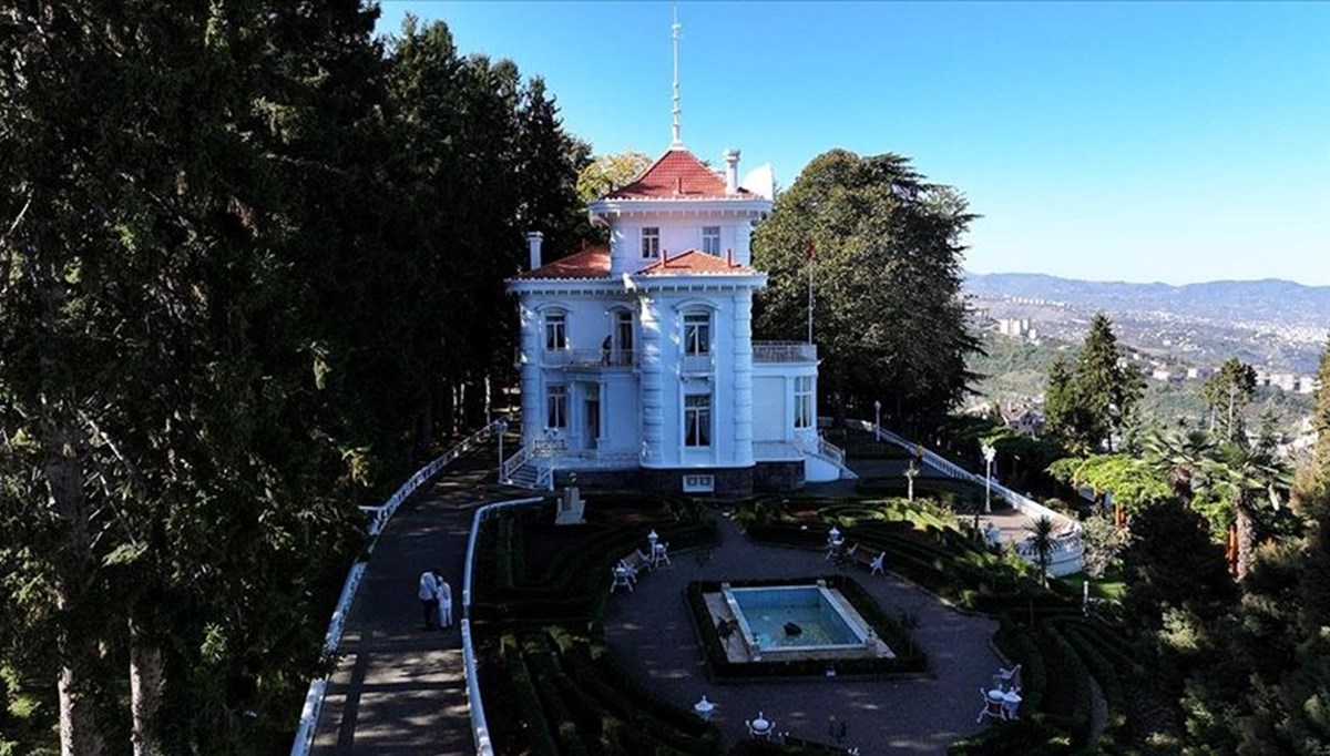 Trabzon'daki Atatürk Köşkü'ne yoğun ilgi Trabzon'daki Atatürk Köşkü'ne yoğun ilgi