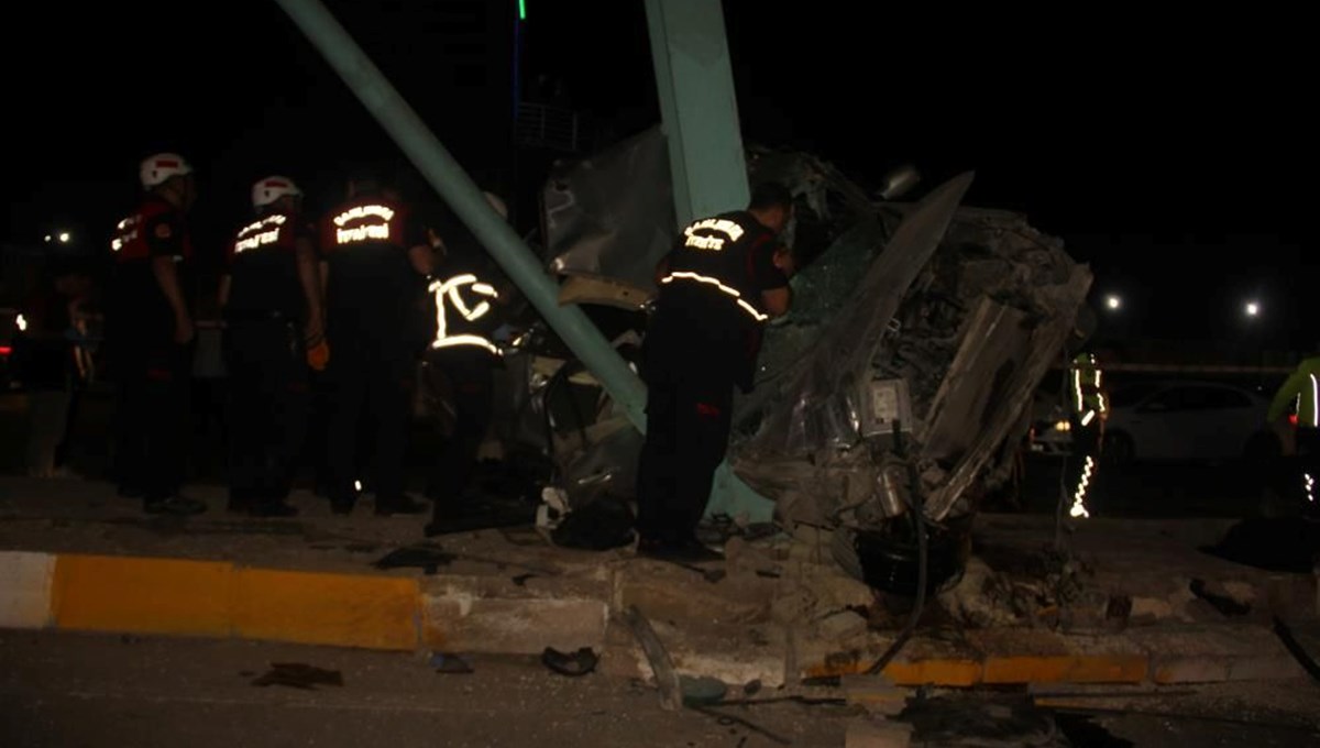 Şanlıurfa'da feci kaza: 2 kişi öldü Şanlıurfa'da feci kaza: 2 kişi öldü